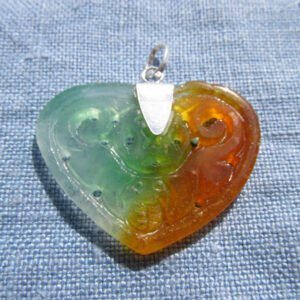 Colgante corazón de jade (1)